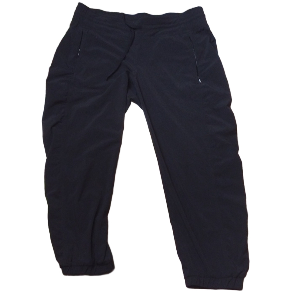 ATHLETA black jogger capris size 6